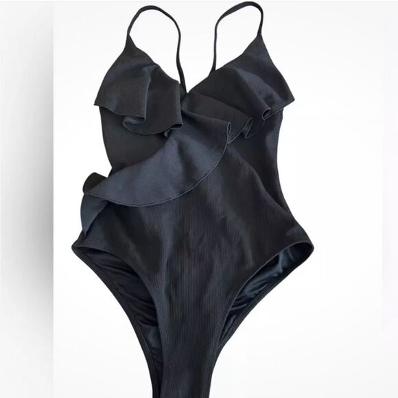 Cupshe Ruffled ribbed One Piece Swimsuit, Black, 4-way stretch, size Medium, NWT - Picture 4 of 8